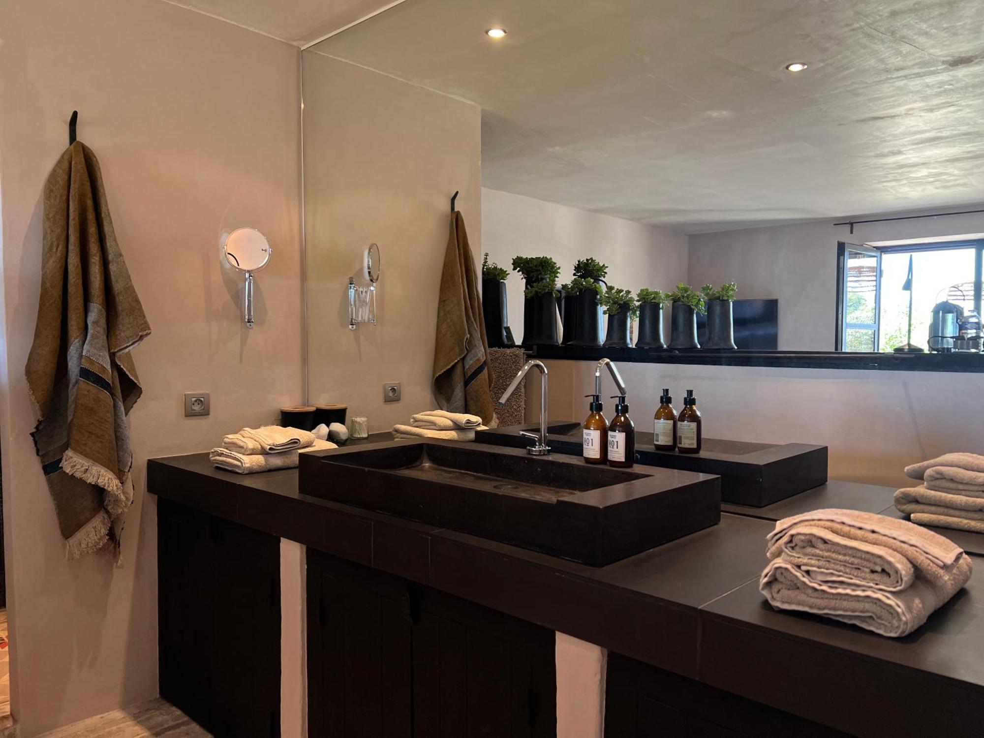 Le Mas De Bethel Gordes Zimmer foto